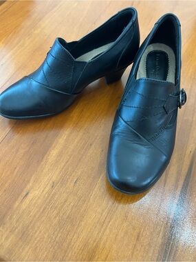 Earth Origins Black Leather Comfort Slip On Shoes Size 8 Excellent Condition